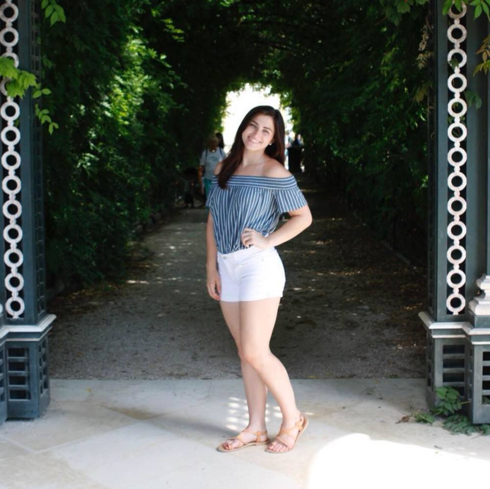 Meet your Posher, Lauren